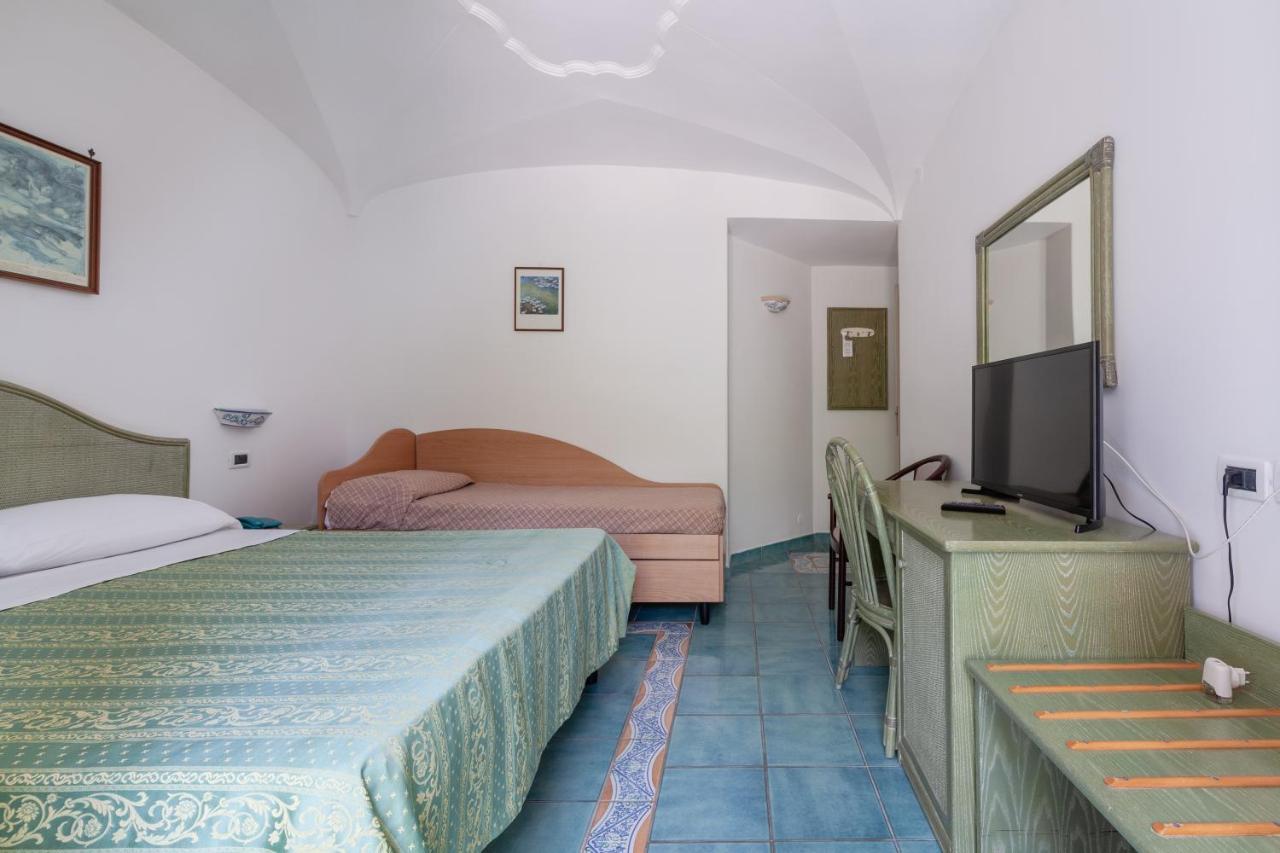 Hotel Don Felipe Isquia Exterior foto